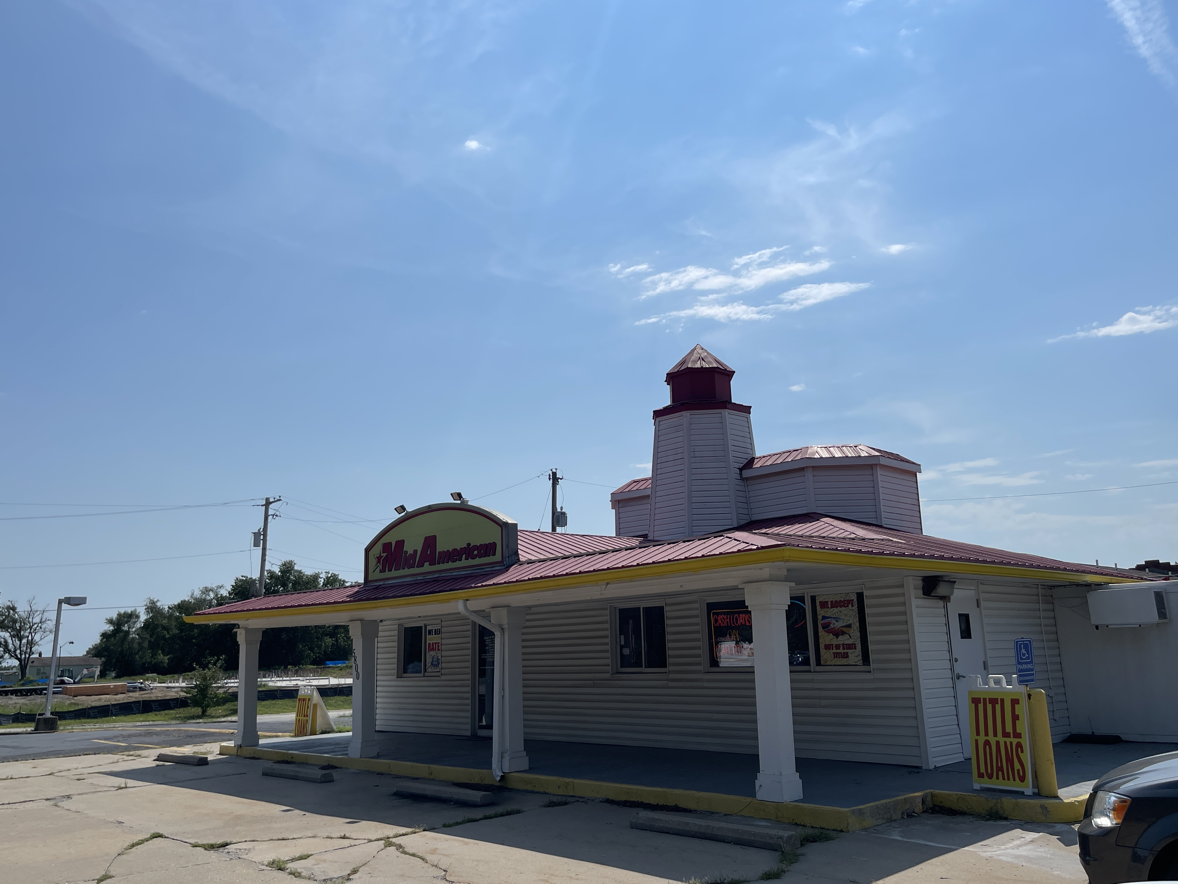 5800 North Oak Trafficway, Gladstone